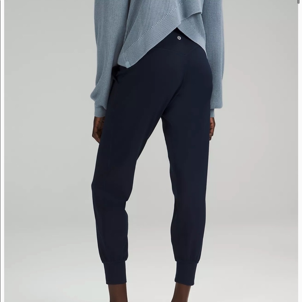 ULULEMON Align Jogger size 4 New w/out tags NAVY